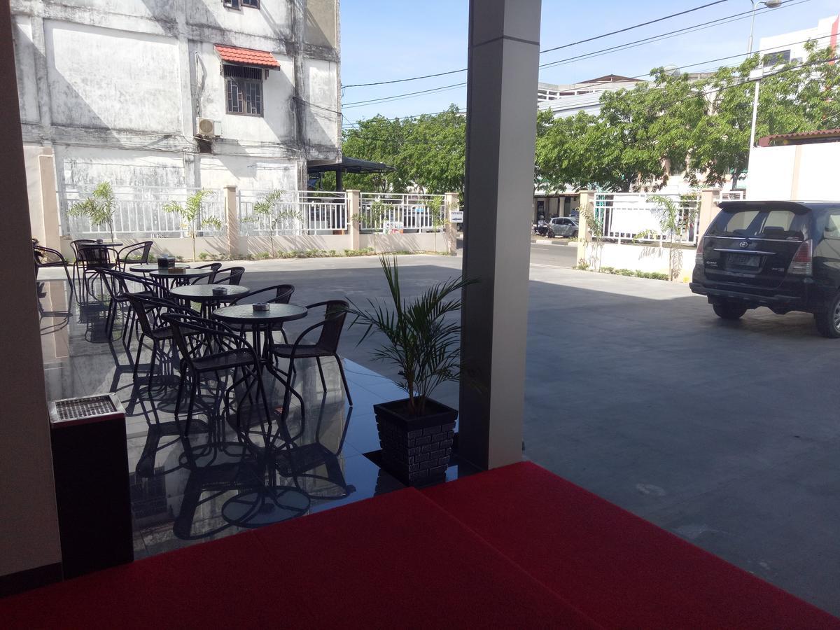 Seventeen Hotel Banda Aceh Buitenkant foto