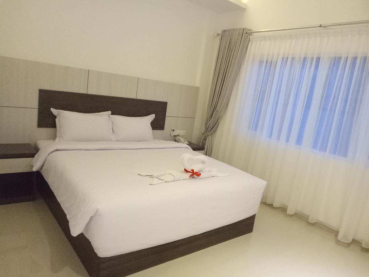 Seventeen Hotel Banda Aceh Buitenkant foto