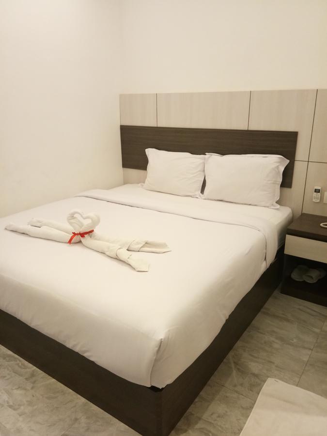 Seventeen Hotel Banda Aceh Buitenkant foto