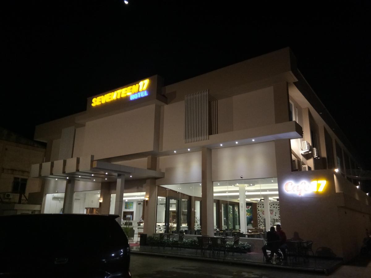 Seventeen Hotel Banda Aceh Buitenkant foto